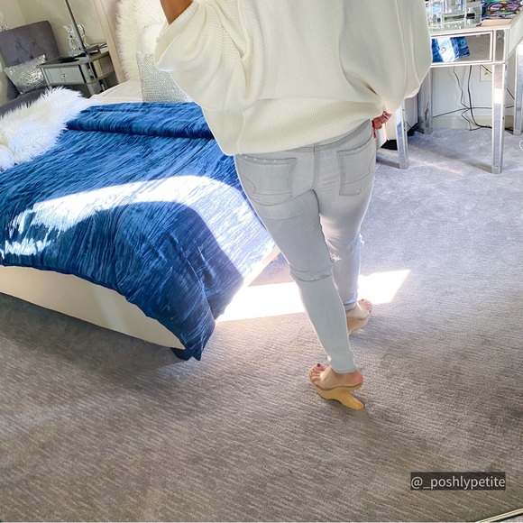 American Eagle light grey ripped  mid-rise jegging ankle - Picture 5 of 16